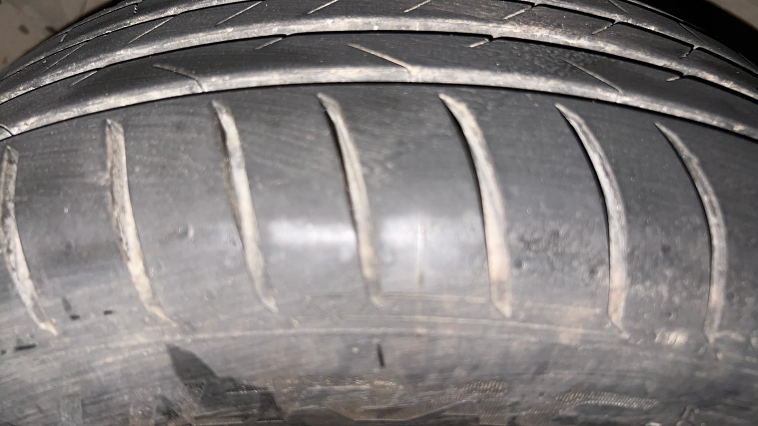 Used 2019 Ford Freestyle Titanium Plus 1.2 Ti-VCT Petrol Manual tyres LEFT FRONT TYRE TREAD VIEW