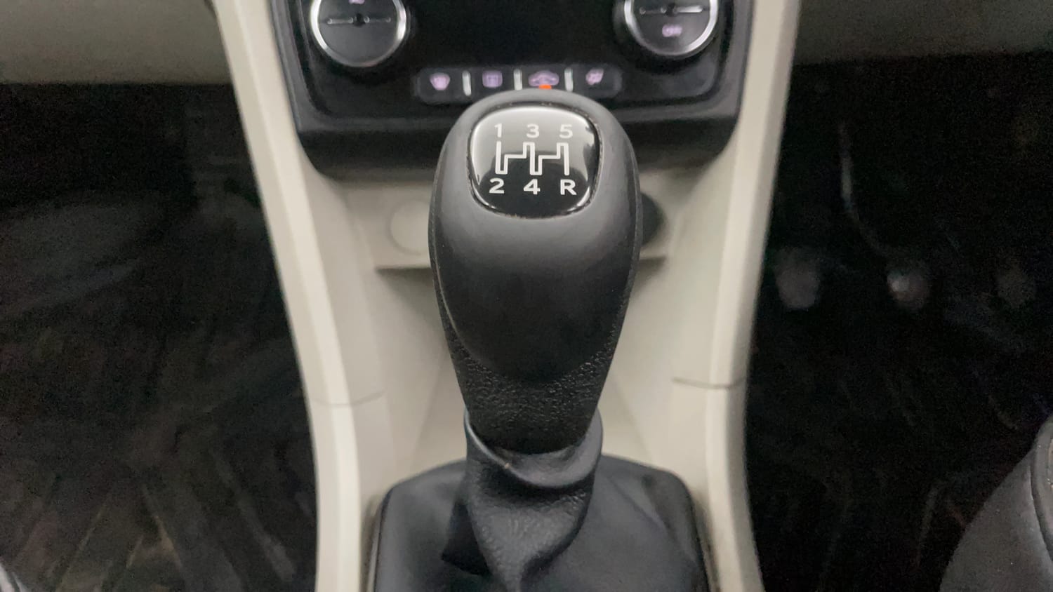 Used 2022 Tata Tiago Revotron XZ Plus Cng (outside fitted) Cng Manual interior GEAR  KNOB VIEW