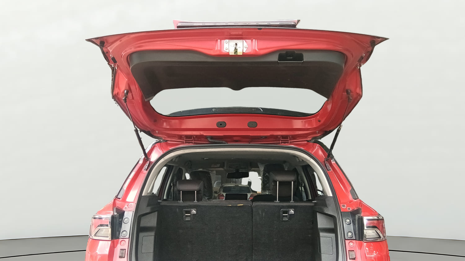 Used 2022 Maruti Suzuki Brezza ZXi Plus Petrol Manual interior DICKY DOOR OPEN VIEW