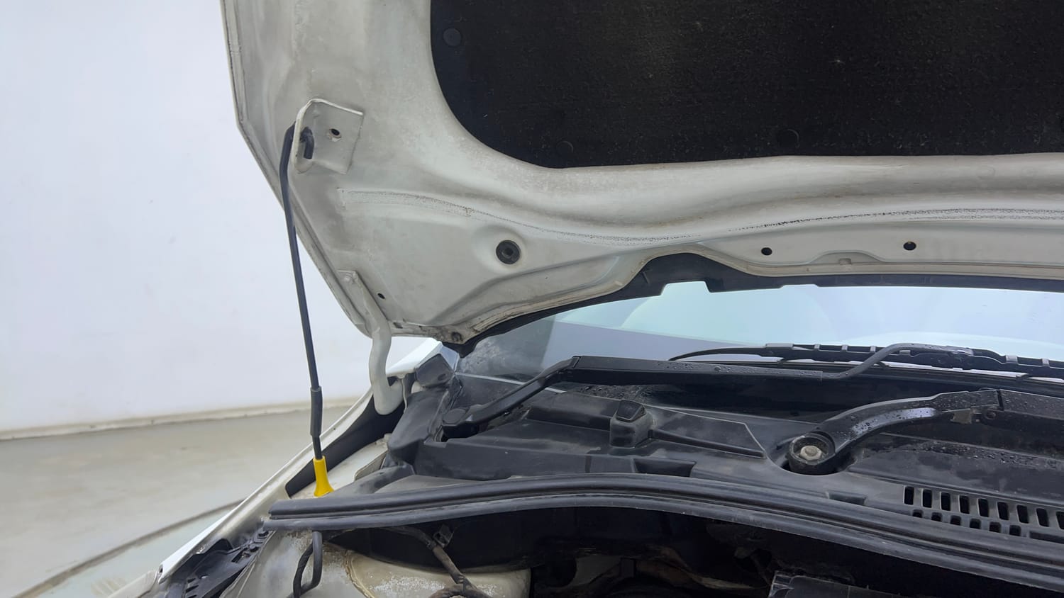 Used 2020 Tata Tigor XZ Plus Petrol Manual engine ENGINE RIGHT SIDE HINGE & APRON VIEW