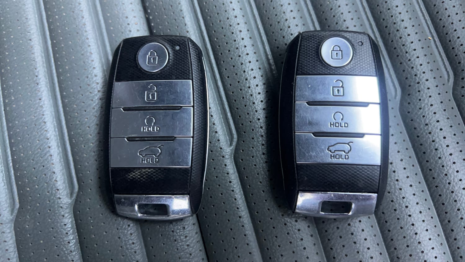 Used 2022 Kia Sonet Anniversary Edition 1.0 DCT Petrol Automatic extra CAR KEY VIEW