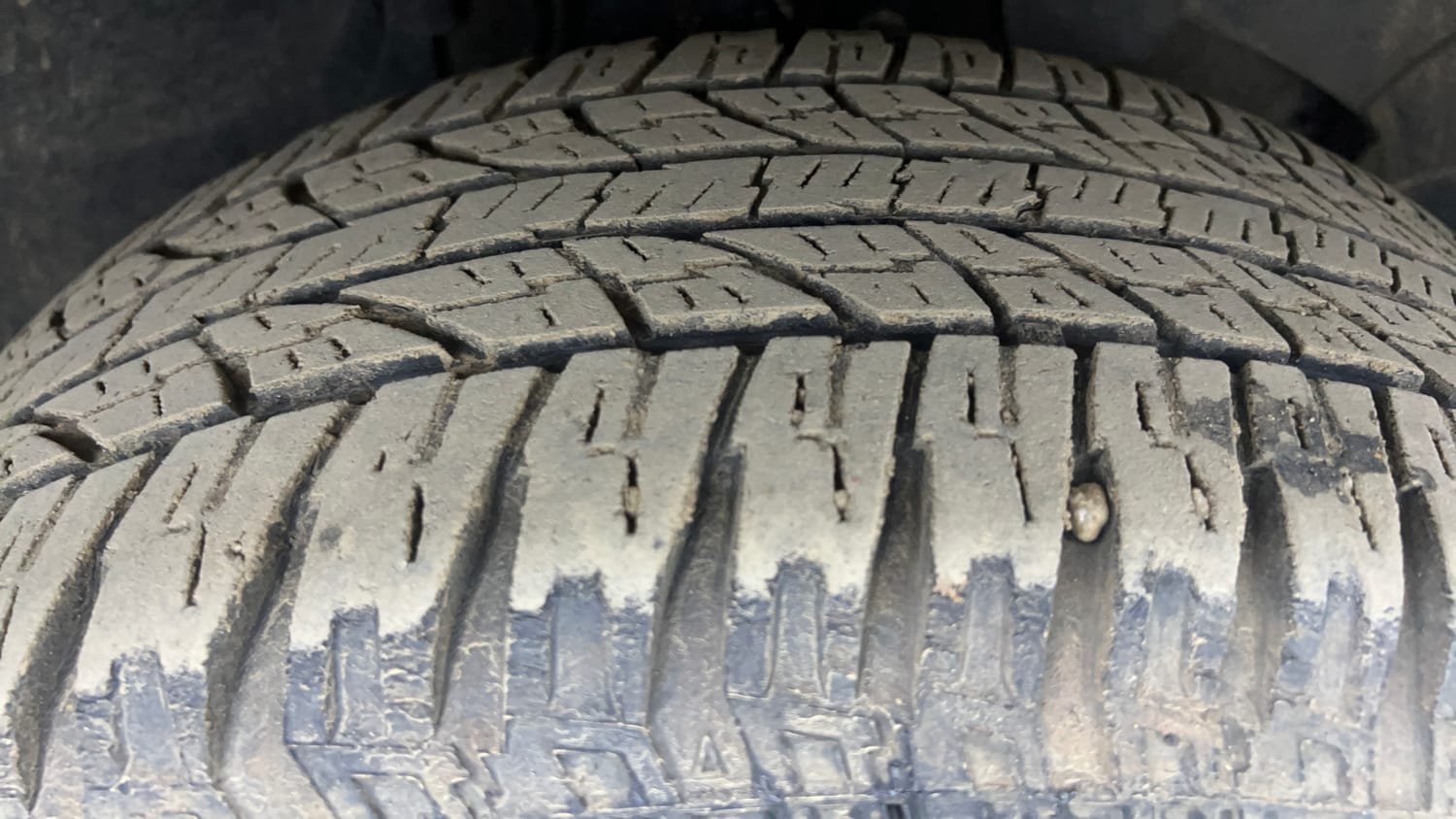 Used 2017 Renault Duster 85 PS RXS 4X2 MT Diesel Diesel Manual tyres RIGHT FRONT TYRE TREAD VIEW