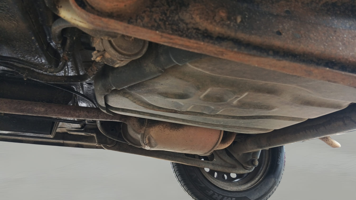 Used 2016 Maruti Suzuki Wagon R VXI Petrol Manual extra REAR UNDERBODY VIEW (TAKEN FROM REAR)