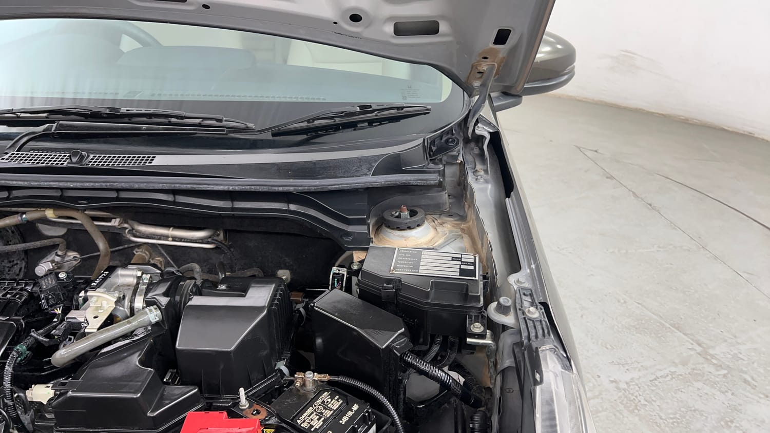 Used 2024 Honda Amaze 1.2 VX i-VTEC CNG (Outside Fitted) Cng Manual engine ENGINE LEFT SIDE HINGE & APRON VIEW