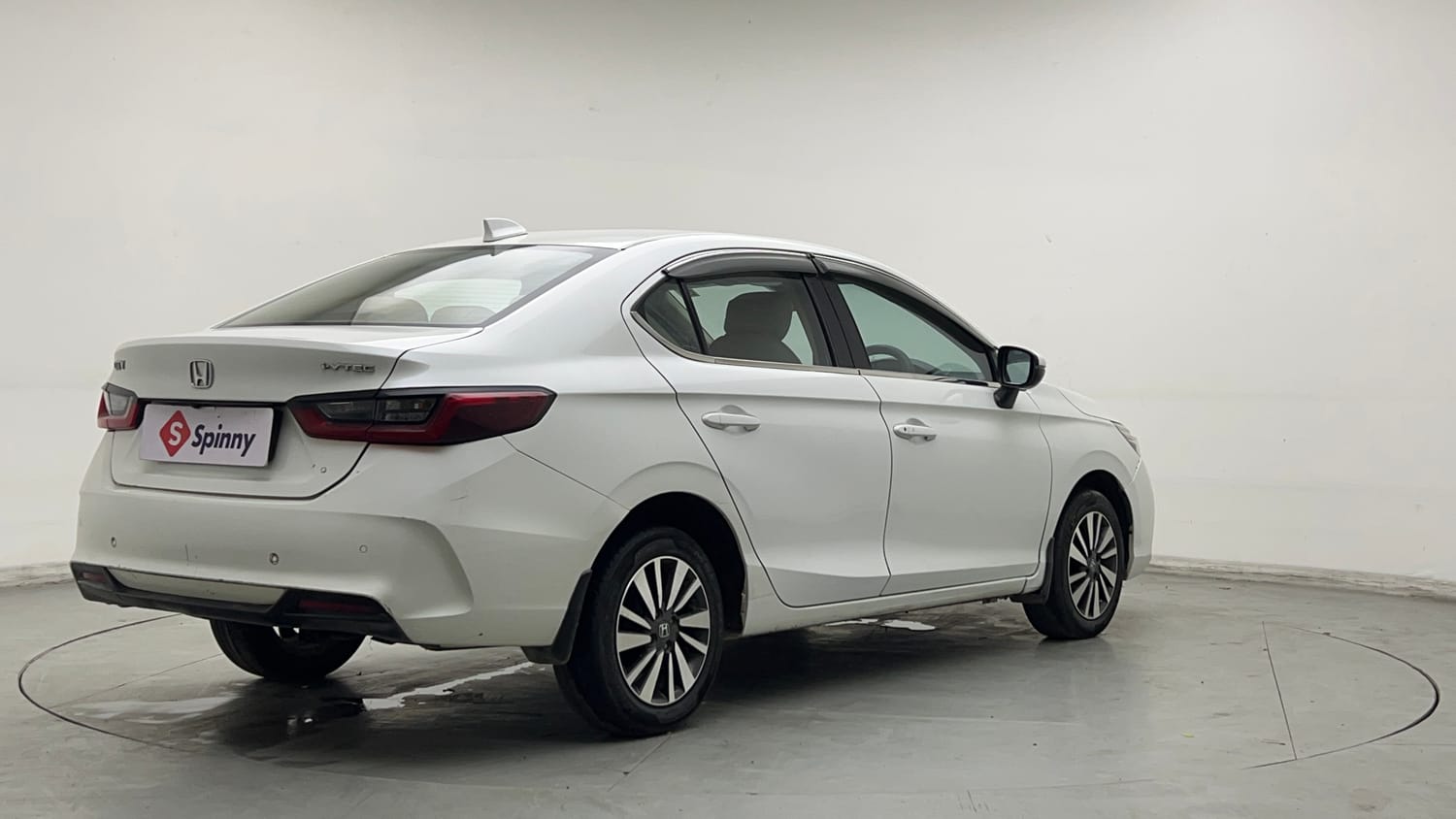 Used 2023 Honda City V Petrol CVT Petrol Automatic exterior RIGHT REAR CORNER VIEW