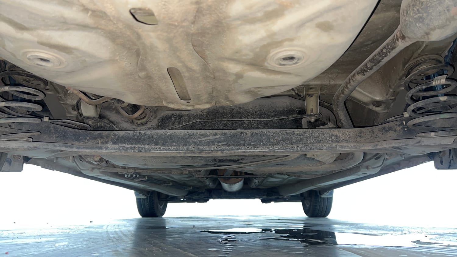 Used 2019 Maruti Suzuki Dzire ZXi AMT Petrol Automatic extra REAR UNDERBODY VIEW (TAKEN FROM REAR)