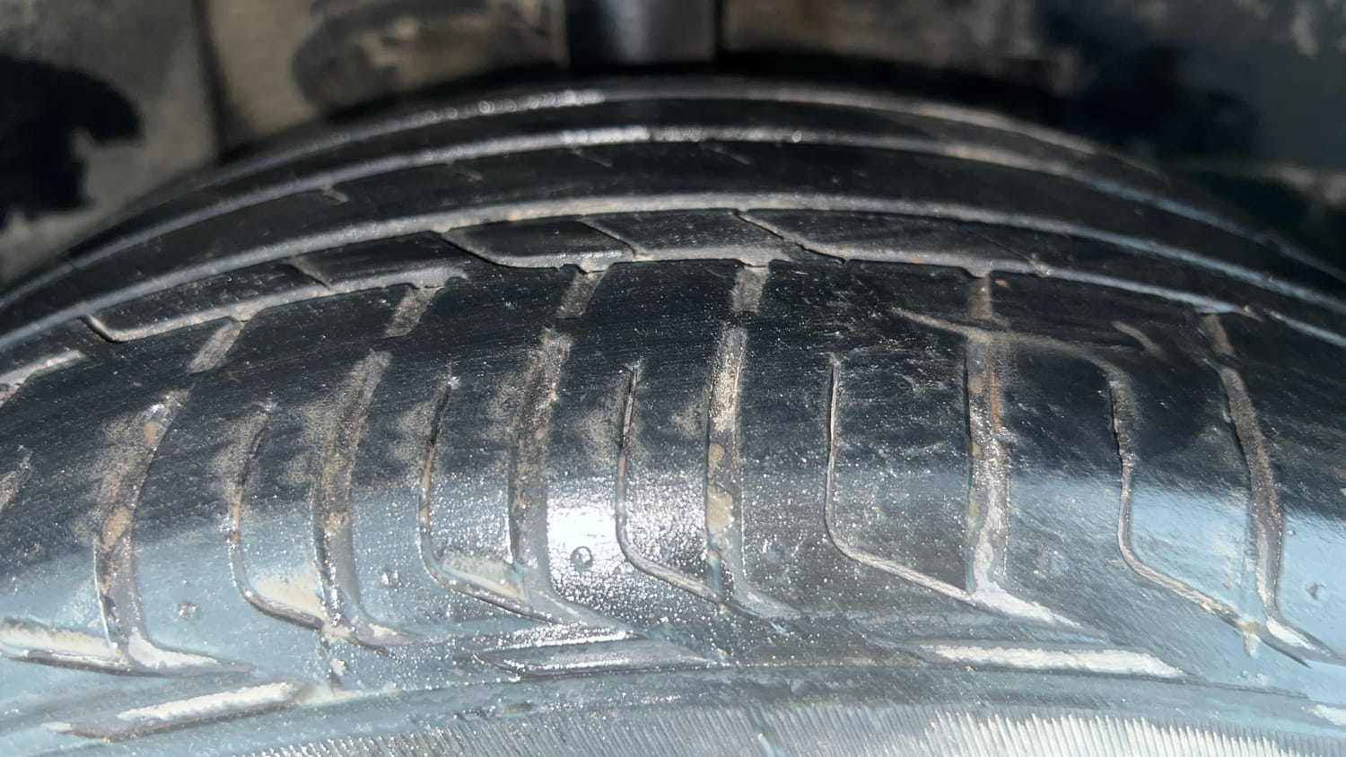 Used 2020 Tata Nexon XZA Plus (O) Dual Tone Petrol Automatic tyres RIGHT FRONT TYRE TREAD VIEW