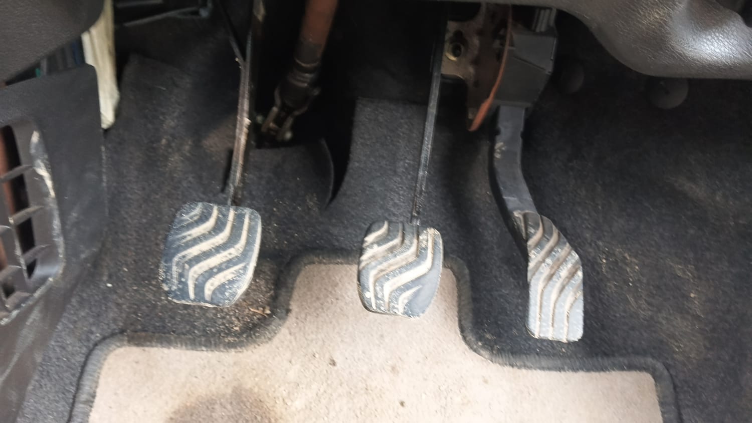 Used 2017 Renault Kwid 1.0 RXT Petrol Manual interior PEDALS VIEW
