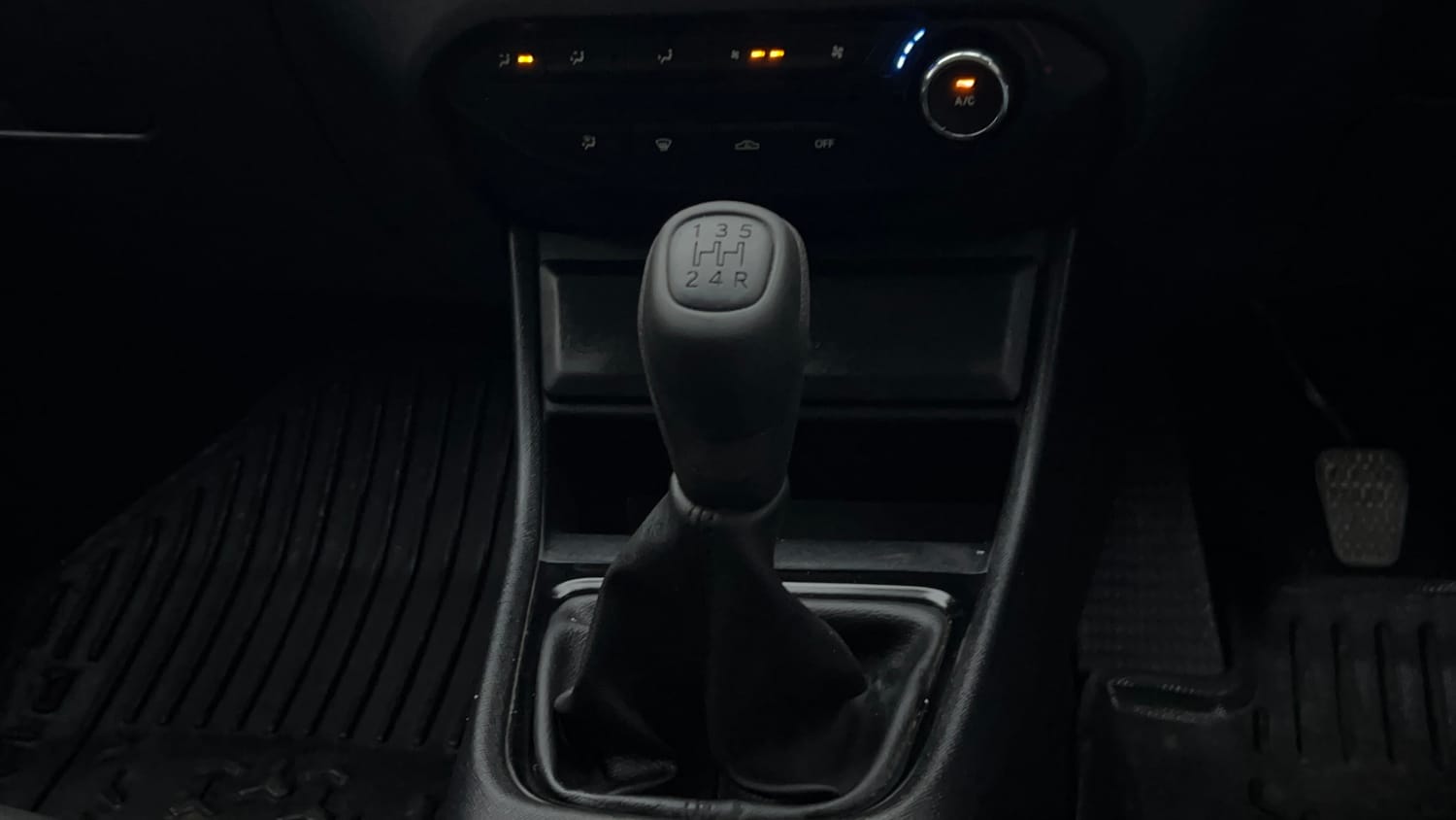 Used 2023 Tata Punch Pure MT Petrol Manual interior GEAR  KNOB VIEW
