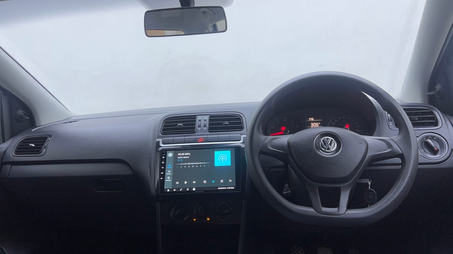 Used 2020 Volkswagen Polo Trendline 1.0L (P) Petrol Manual interior DASHBOARD VIEW