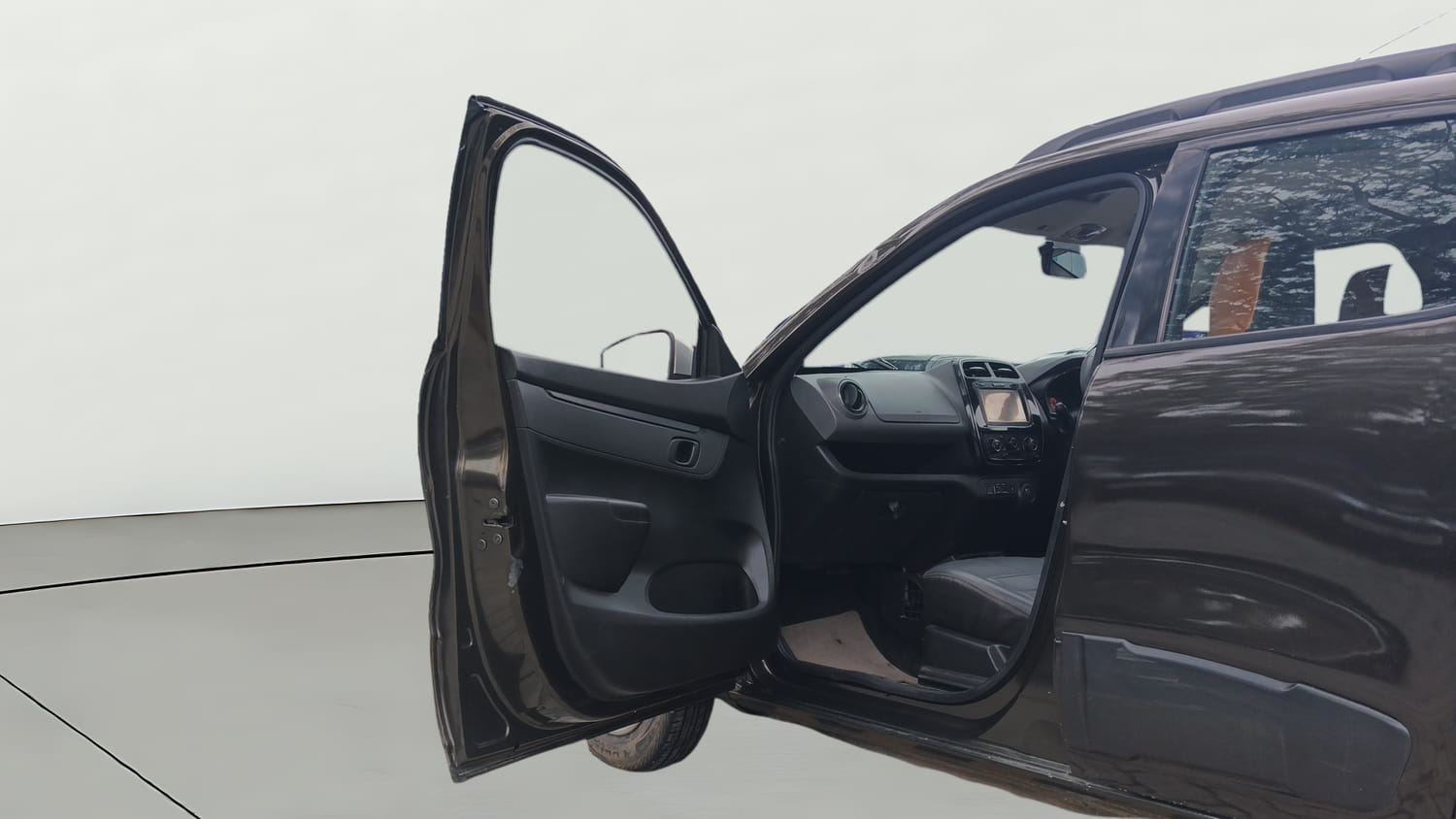 Used 2017 Renault Kwid 1.0 RXT Petrol Manual interior LEFT FRONT DOOR OPEN VIEW