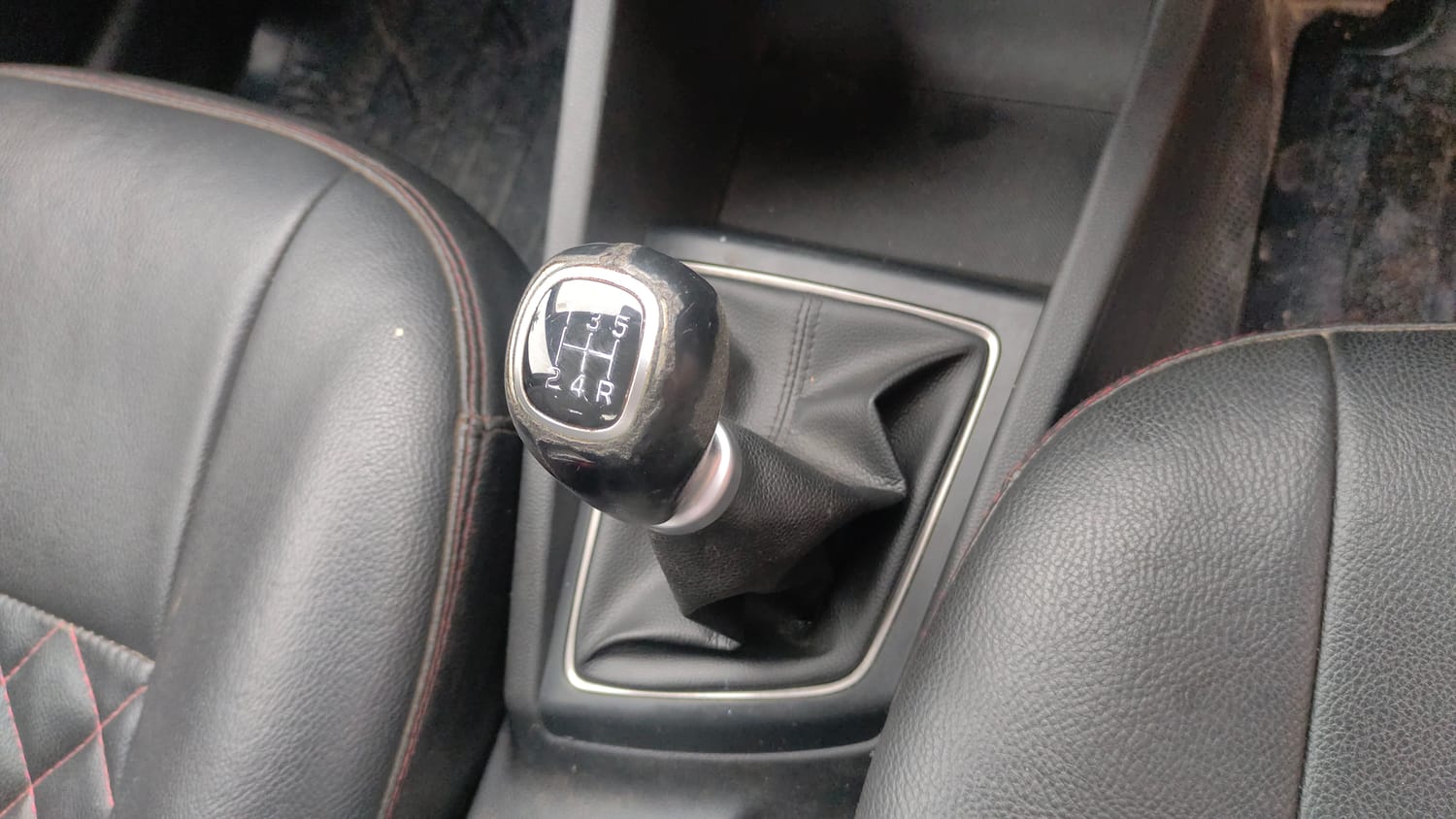 Used 2017 Hyundai Elite i20 Asta 1.2 (O) Petrol Manual interior GEAR  KNOB VIEW
