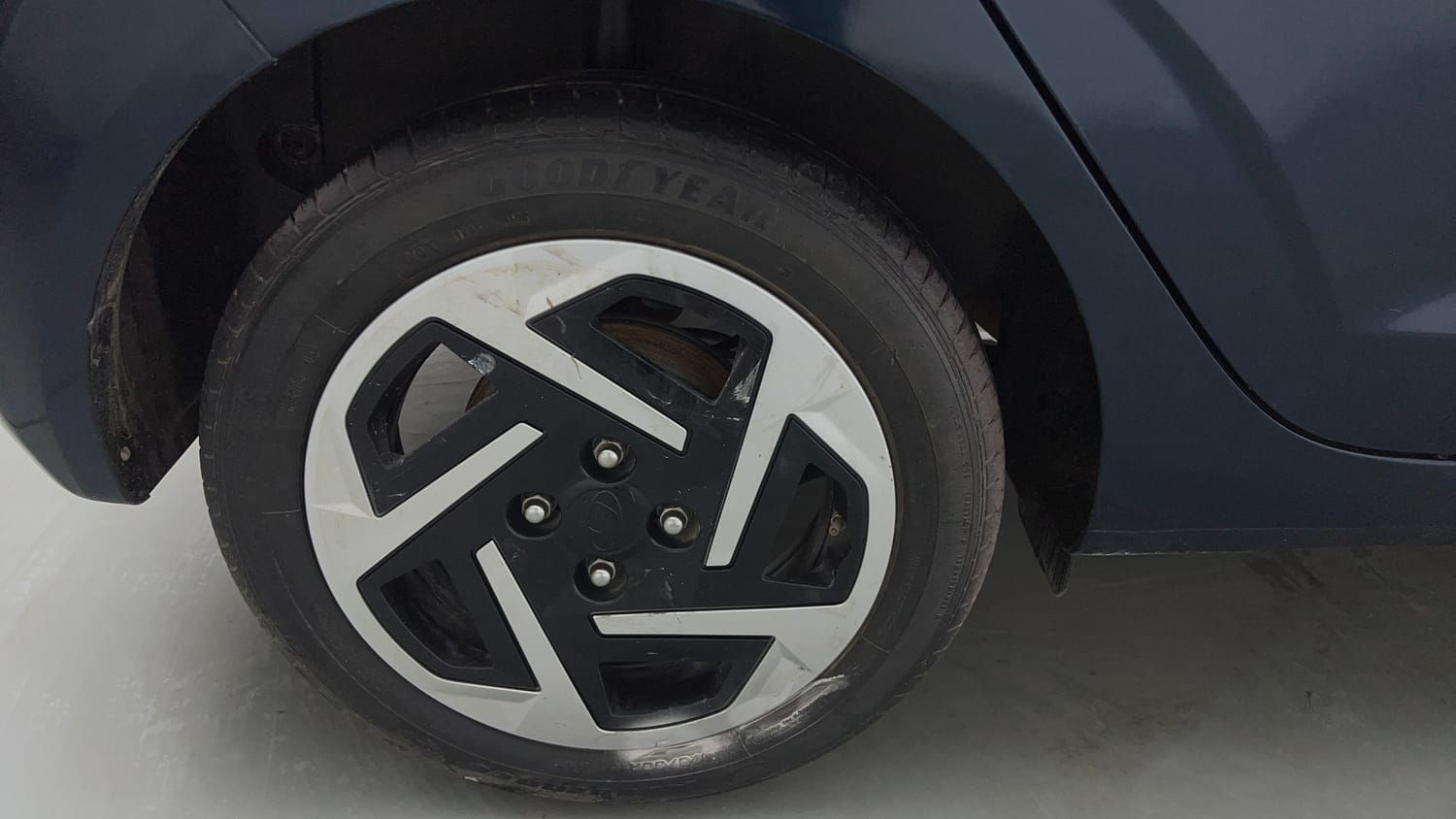 Used 2024 Hyundai Grand i10 Nios Sportz 1.2 Kappa VTVT Petrol Manual tyres RIGHT REAR TYRE RIM VIEW