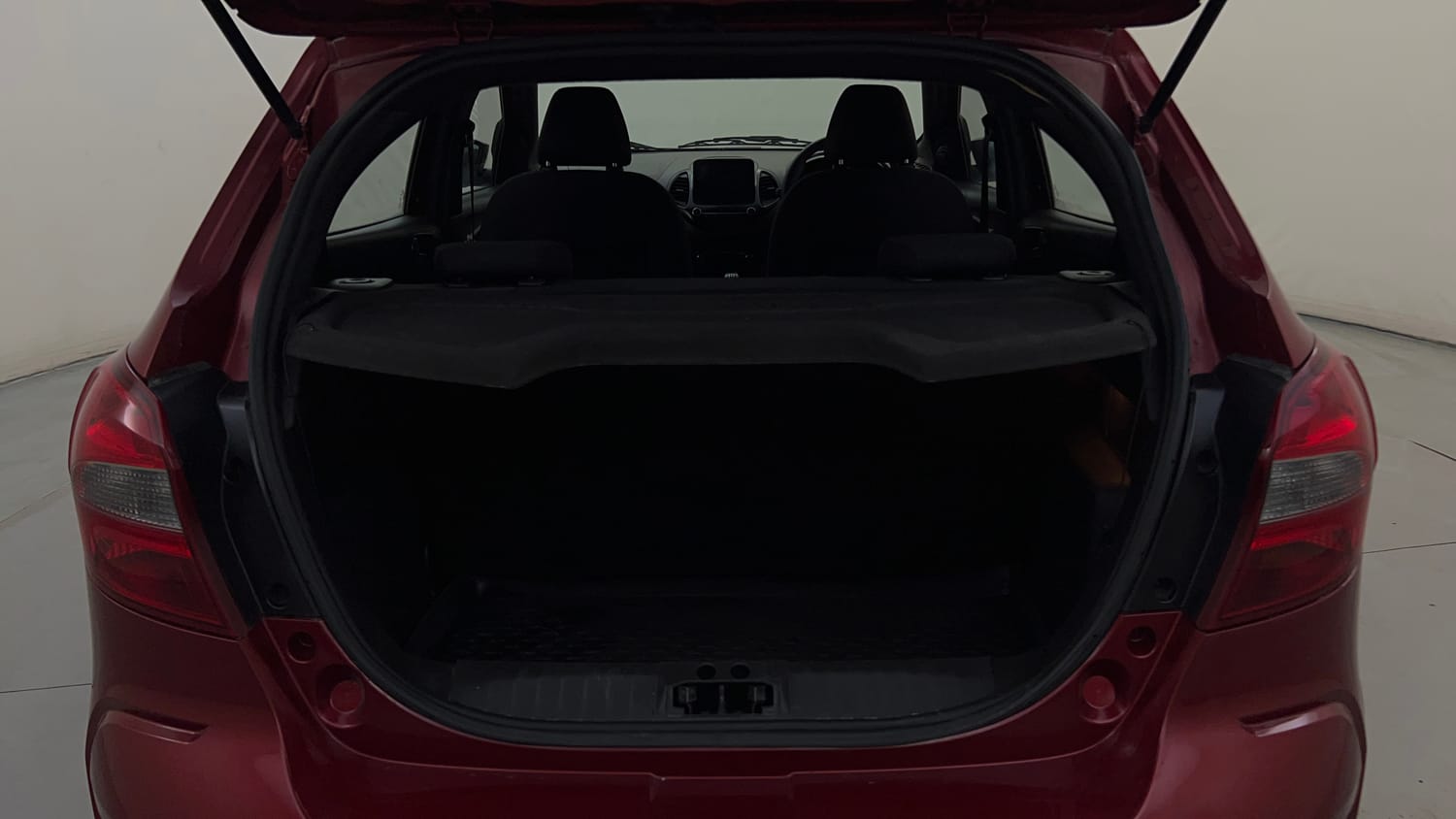 Used 2019 Ford Freestyle Titanium Plus 1.2 Ti-VCT Petrol Manual interior DICKY INSIDE VIEW