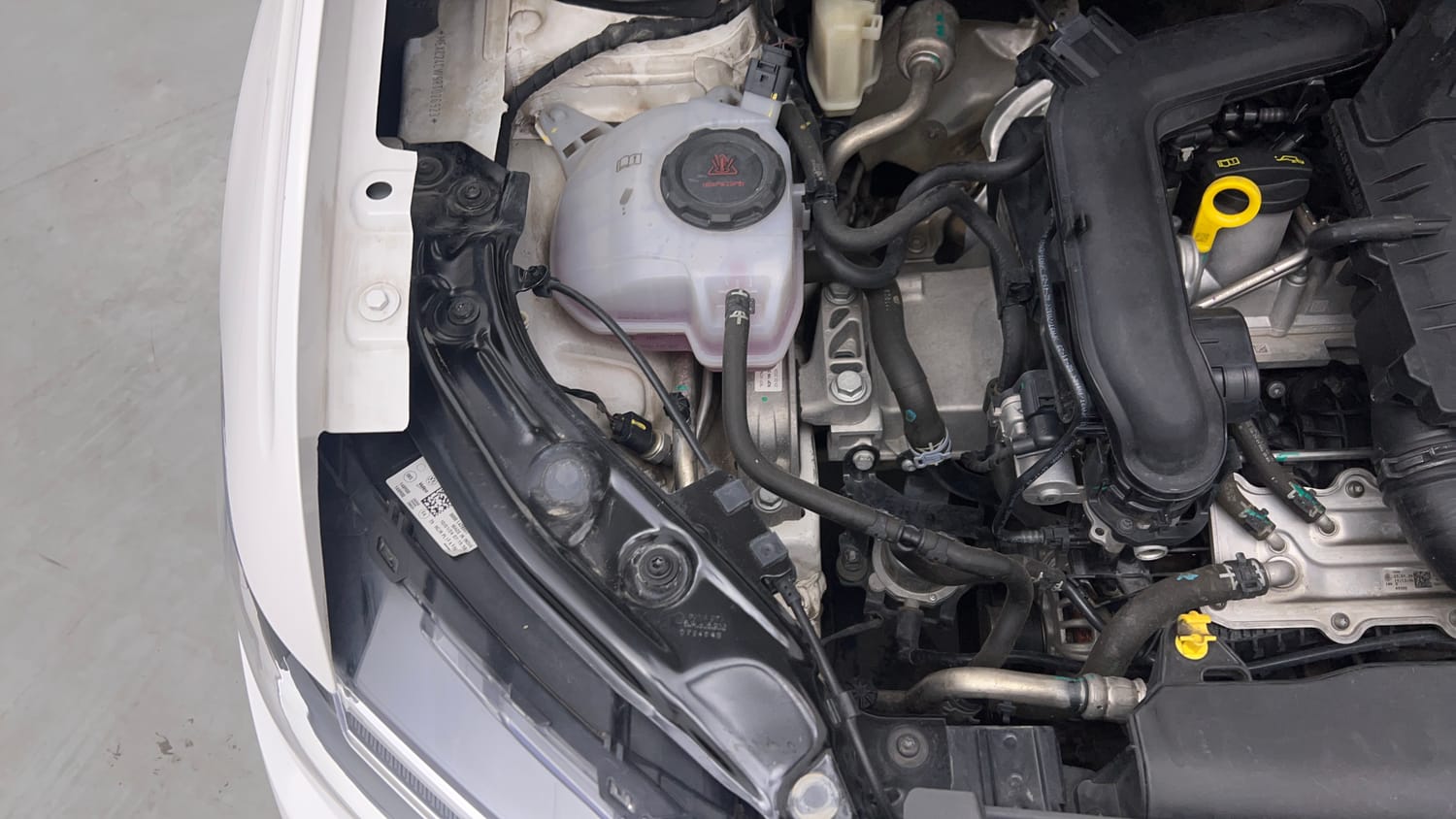 Used 2024 Volkswagen Taigun Highline 1.0 TSI MT Petrol Manual engine ENGINE RIGHT SIDE VIEW
