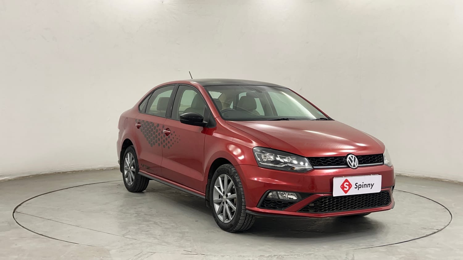 Used 2020 Volkswagen Vento Highline Plus 1.0L TSI Petrol Manual exterior RIGHT FRONT CORNER VIEW