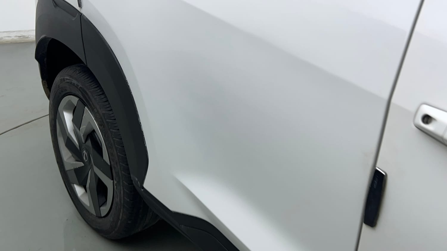 Used 2023 Nissan Magnite XL Petrol Manual dents MINOR DENT