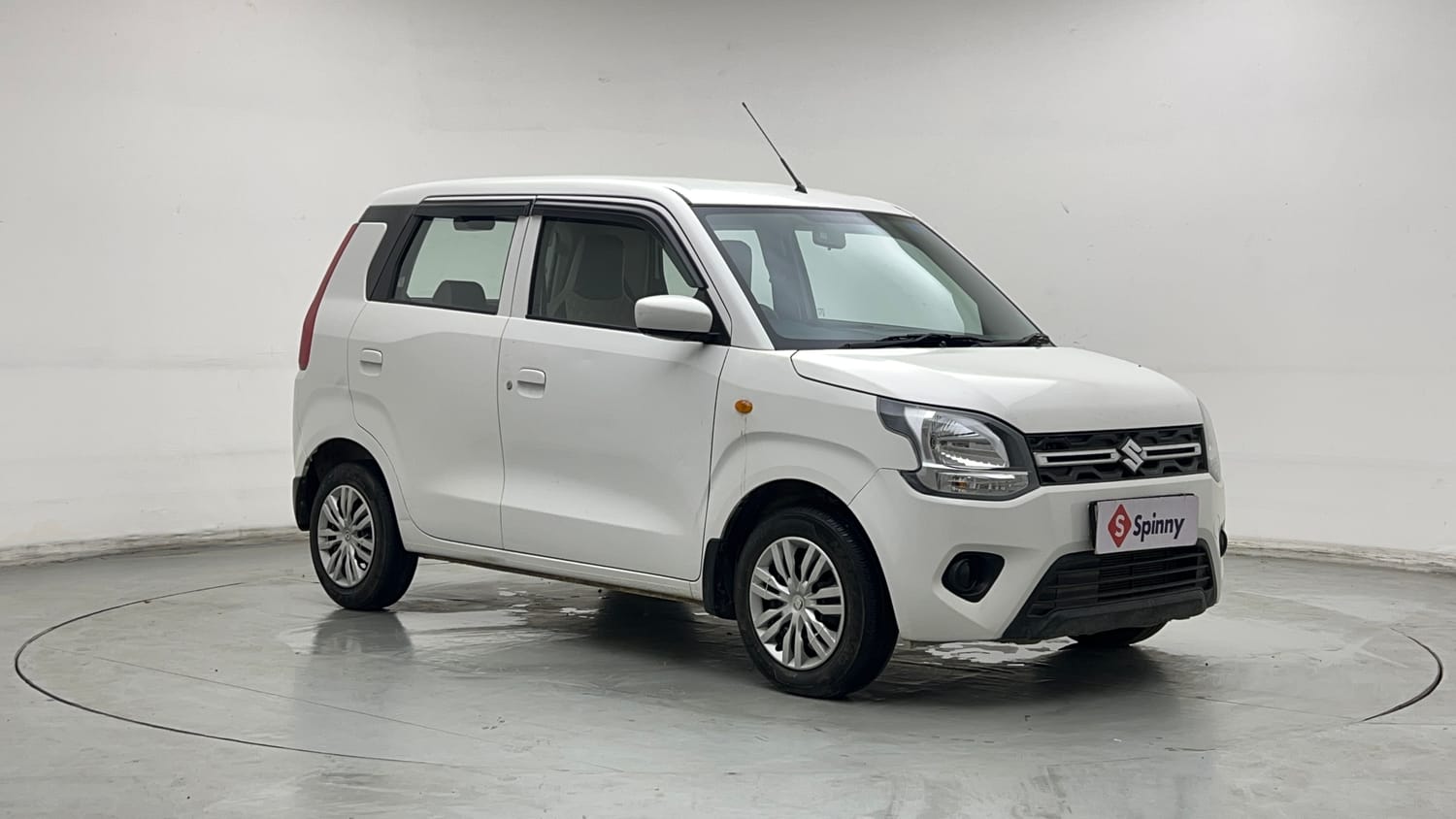 Used 2024 Maruti Suzuki Wagon R VXI 1.0 Petrol Manual exterior RIGHT FRONT CORNER VIEW