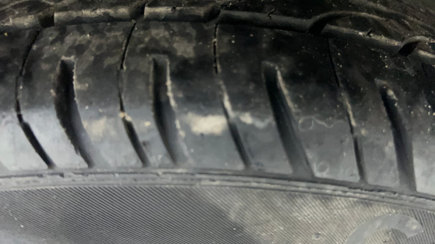 Used 2022 Tata Tigor XZ CNG Cng Manual tyres RIGHT FRONT TYRE TREAD VIEW