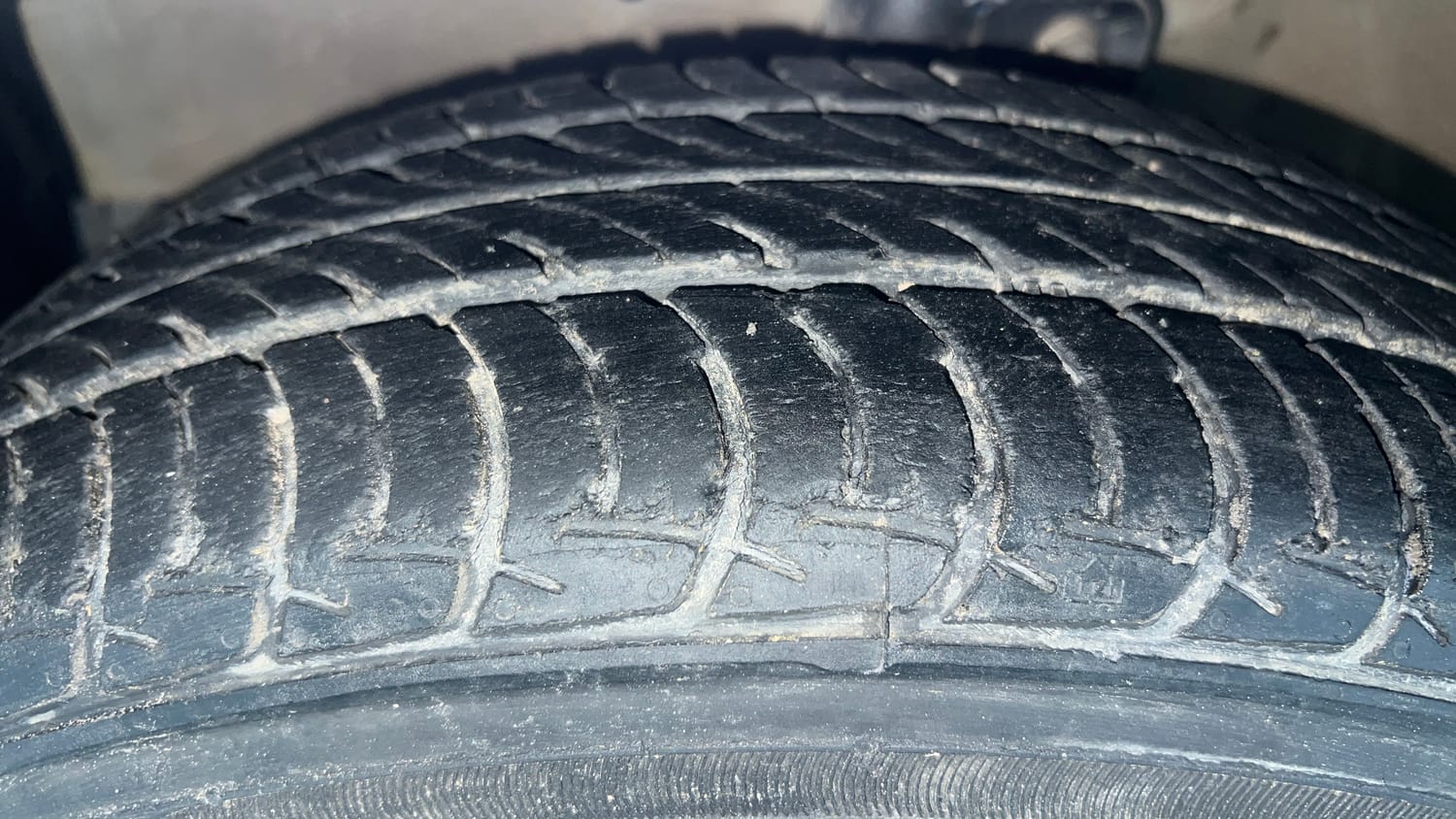 Used 2017 Maruti Suzuki Celerio ZXI (O) AMT Petrol Automatic tyres LEFT FRONT TYRE TREAD VIEW