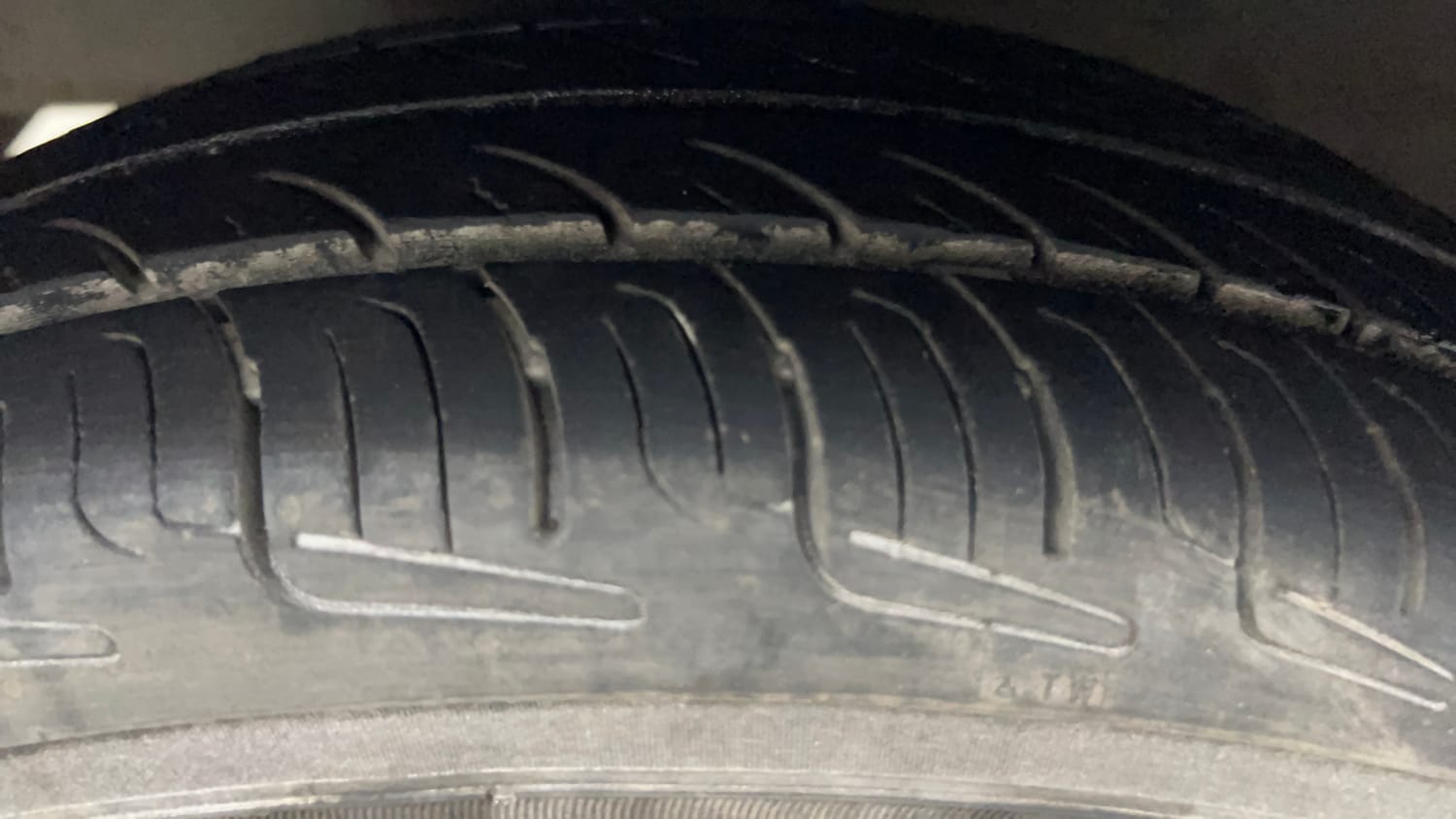 Used 2016 Hyundai Eon Era + Petrol Manual tyres LEFT FRONT TYRE TREAD VIEW