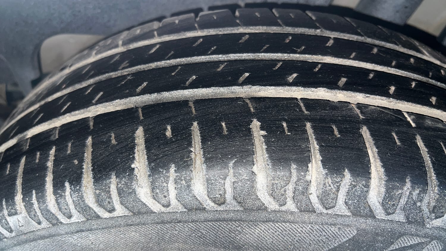 Used 2019 Maruti Suzuki Dzire ZXi AMT Petrol Automatic tyres LEFT REAR TYRE TREAD VIEW