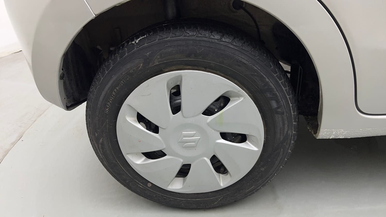 Used 2017 Maruti Suzuki Celerio ZXI (O) AMT Petrol Automatic tyres RIGHT REAR TYRE RIM VIEW