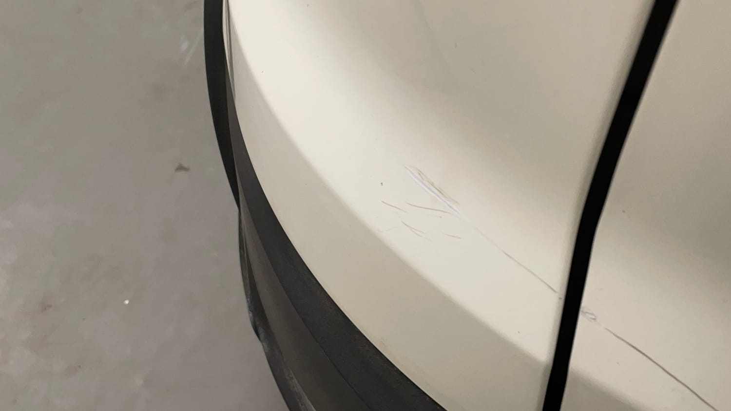 Used 2018 Ford EcoSport Titanium 1.5L Ti-VCT Petrol Manual dents MINOR SCRATCH