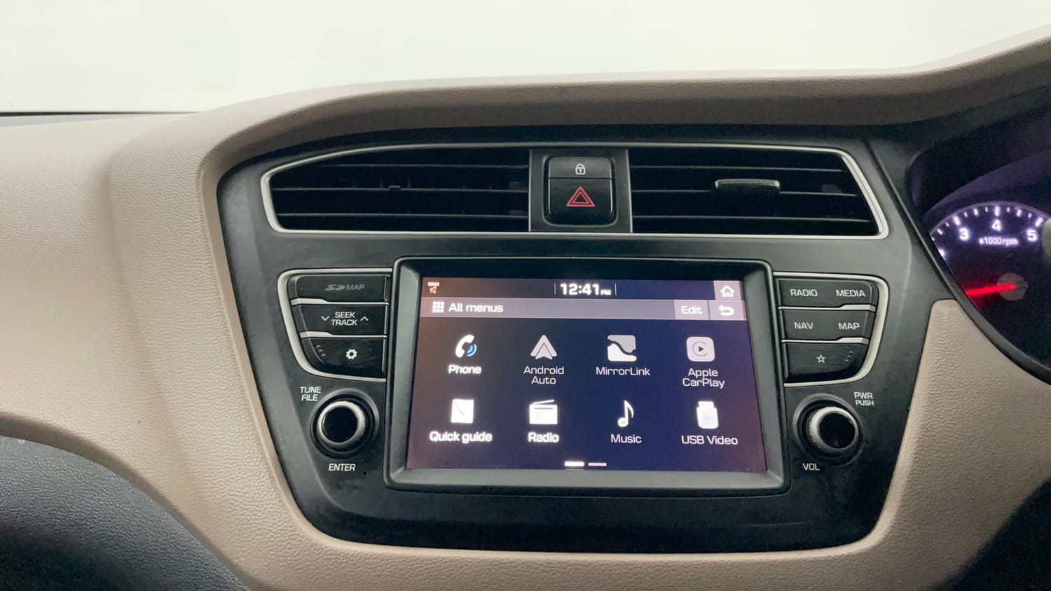 Used 2019 Hyundai Elite i20 Sportz Plus 1.2 Petrol Manual interior MUSIC SYSTEM & AC CONTROL VIEW