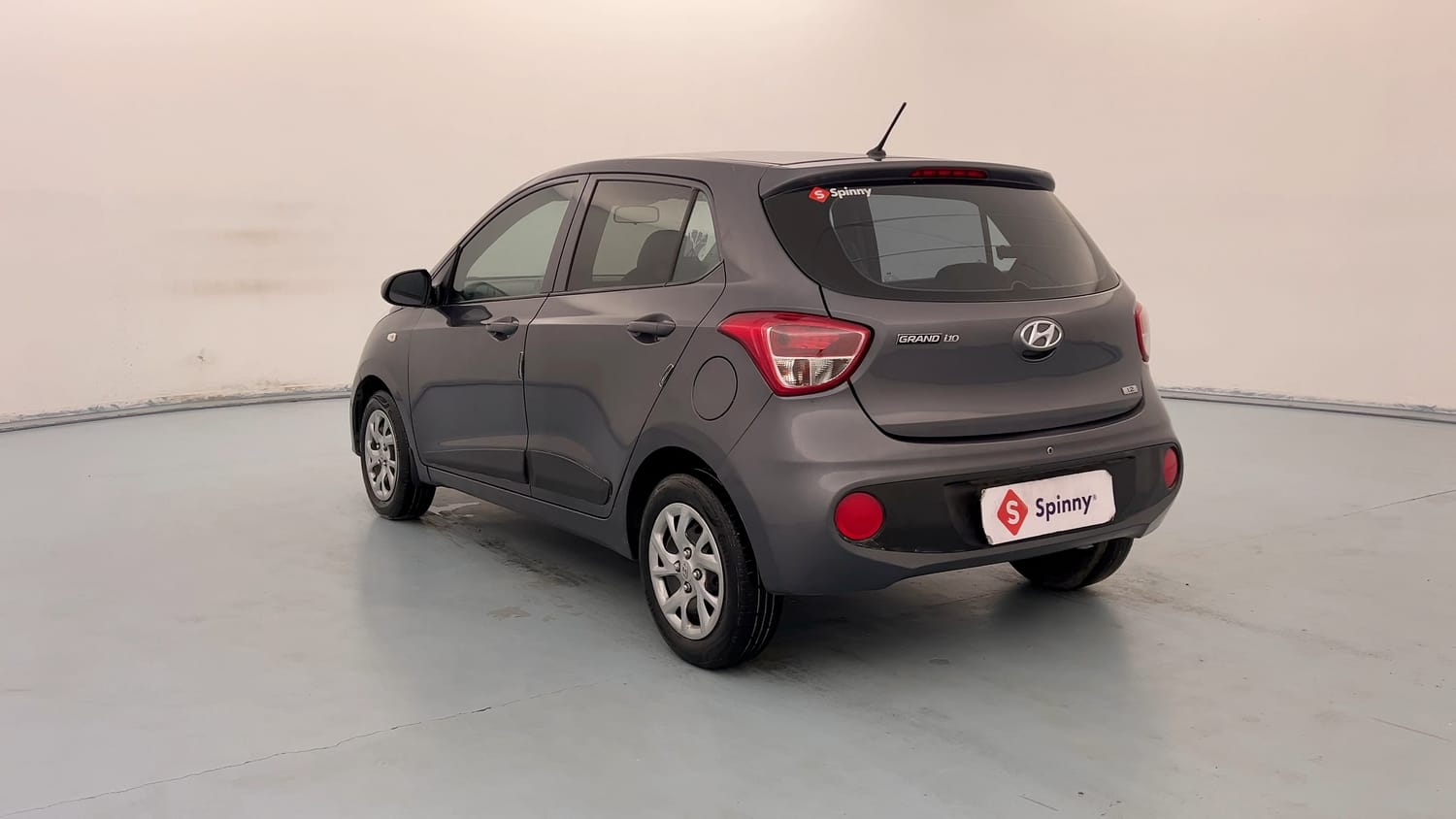 Used 2017 Hyundai Grand i10 Magna 1.2 Kappa VTVT Petrol Manual exterior LEFT REAR CORNER VIEW