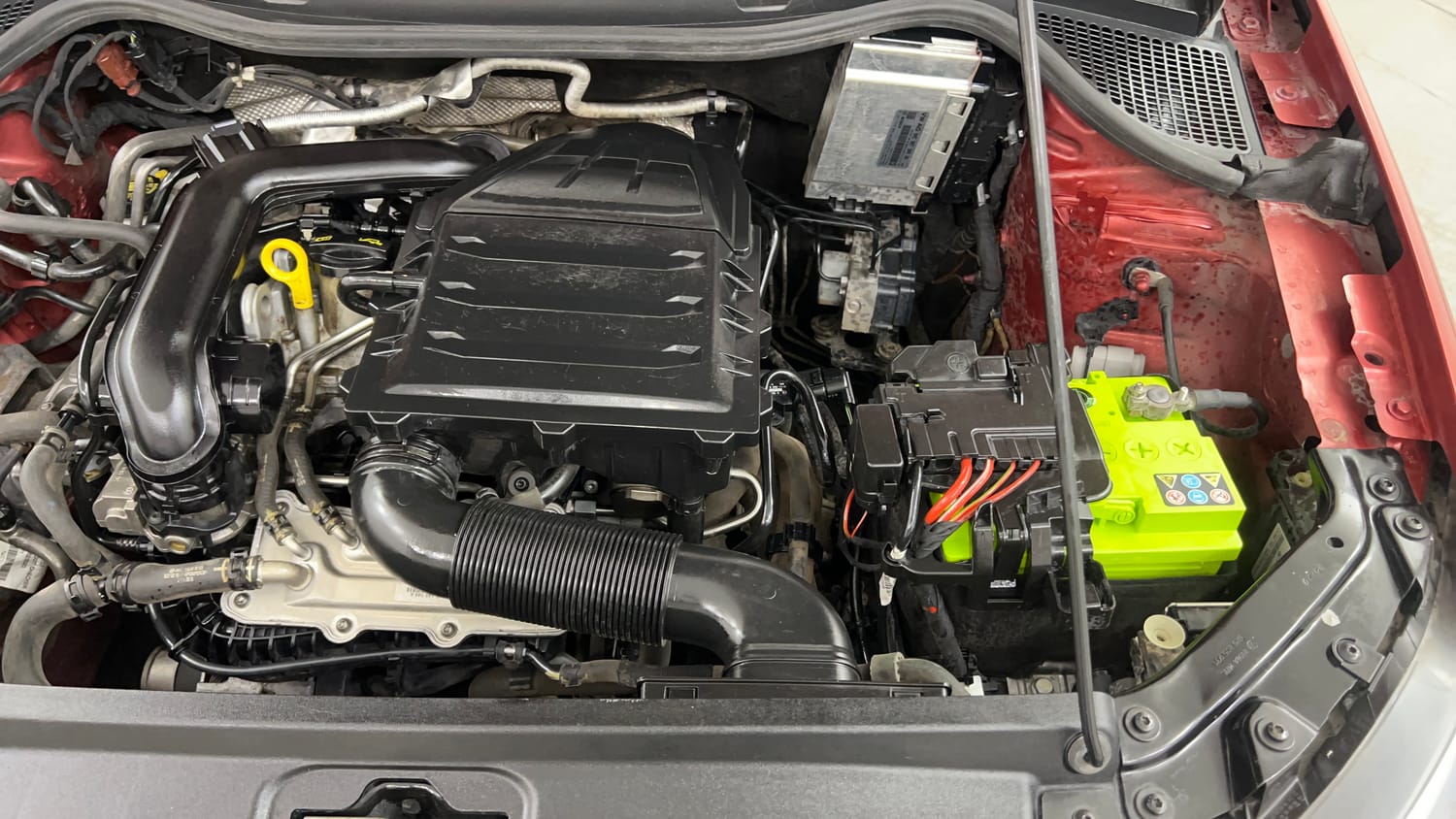 Used 2020 Volkswagen Vento Highline Plus 1.0L TSI Petrol Manual engine ENGINE LEFT SIDE VIEW