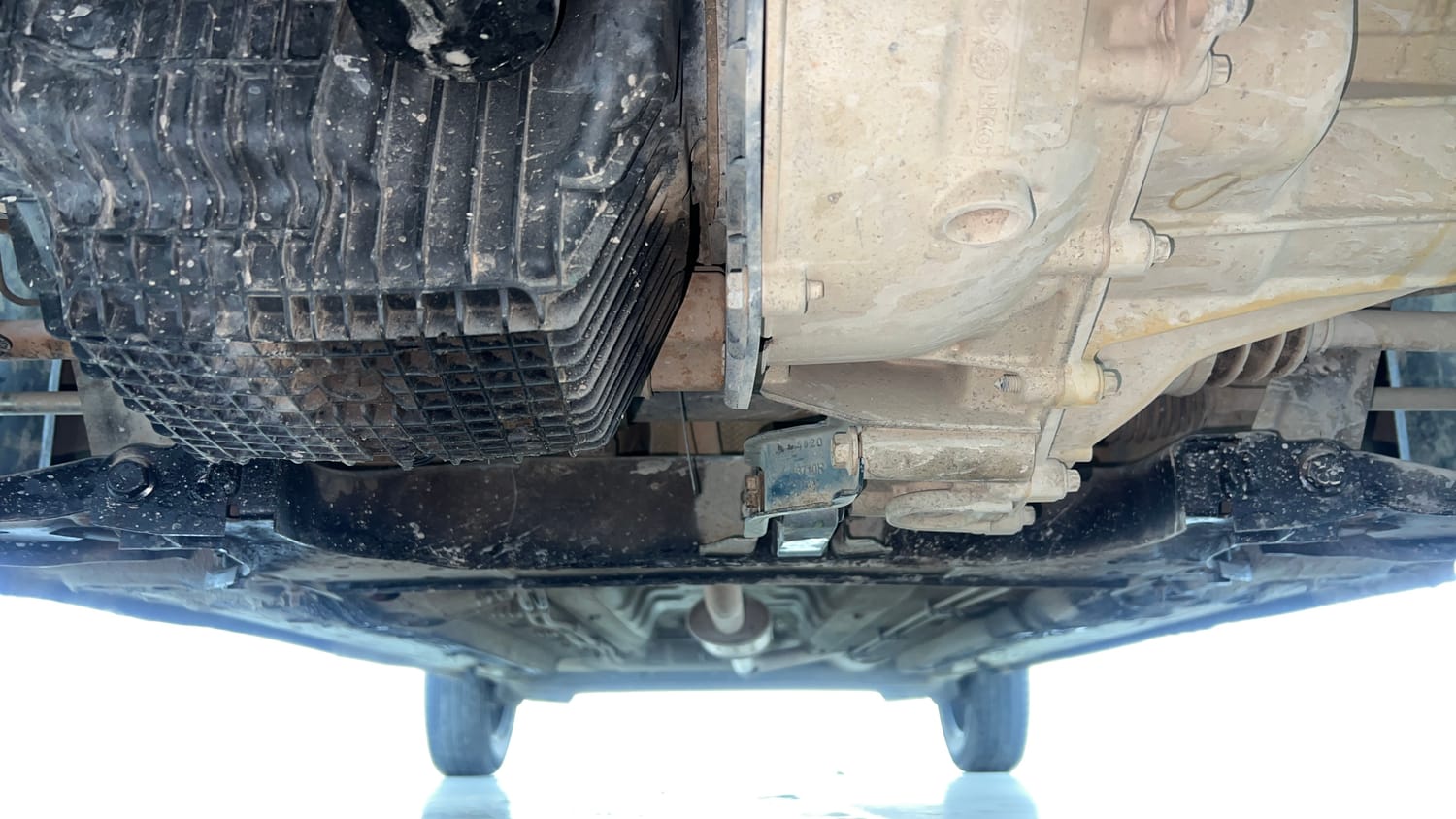 Used 2020 Renault Kwid CLIMBER 1.0 AMT Opt Petrol Automatic extra FRONT LEFT UNDERBODY VIEW