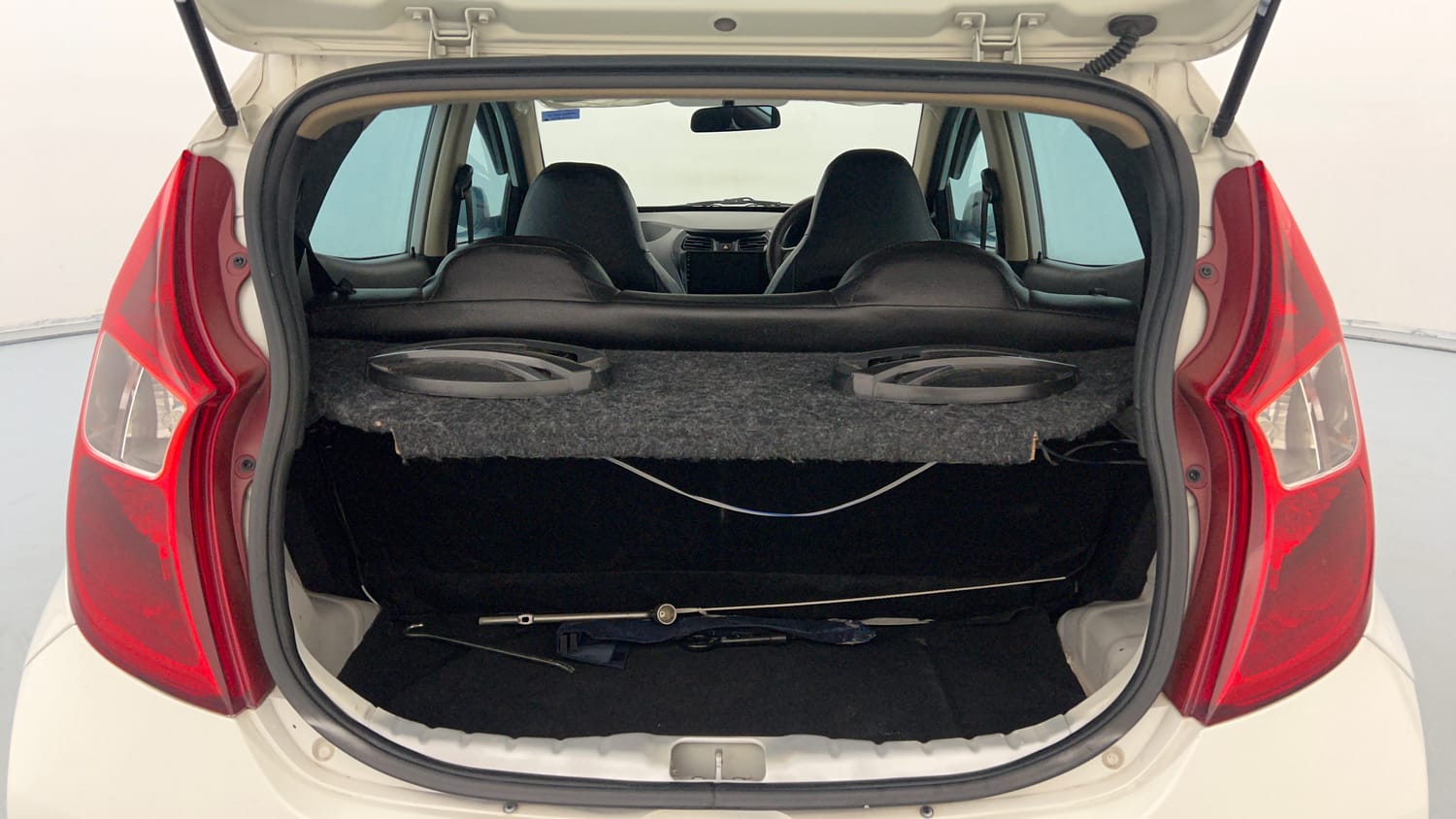 Used 2018 Hyundai Eon Era + AirBag Petrol Manual interior DICKY INSIDE VIEW