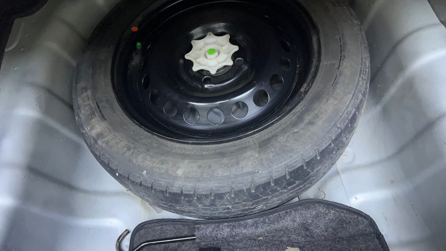 Used 2015 Hyundai Xcent S 1.2 (O) Petrol Manual tyres SPARE TYRE VIEW