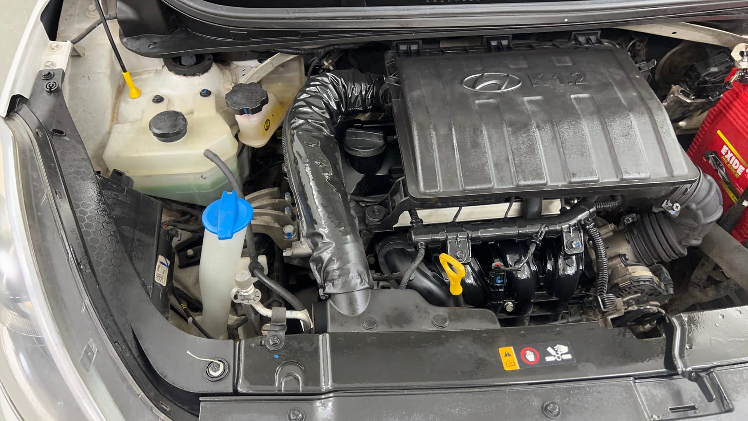 Used 2020 Hyundai Aura SX Plus 1.2 AMT Petrol Petrol Automatic engine ENGINE RIGHT SIDE VIEW
