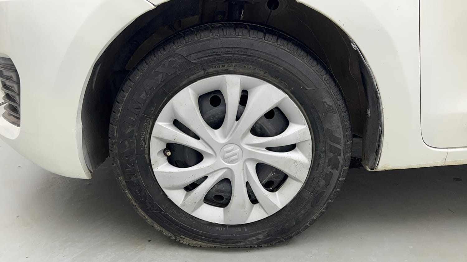 Used 2019 Maruti Suzuki Swift VXi AMT Petrol Automatic tyres LEFT FRONT TYRE RIM VIEW