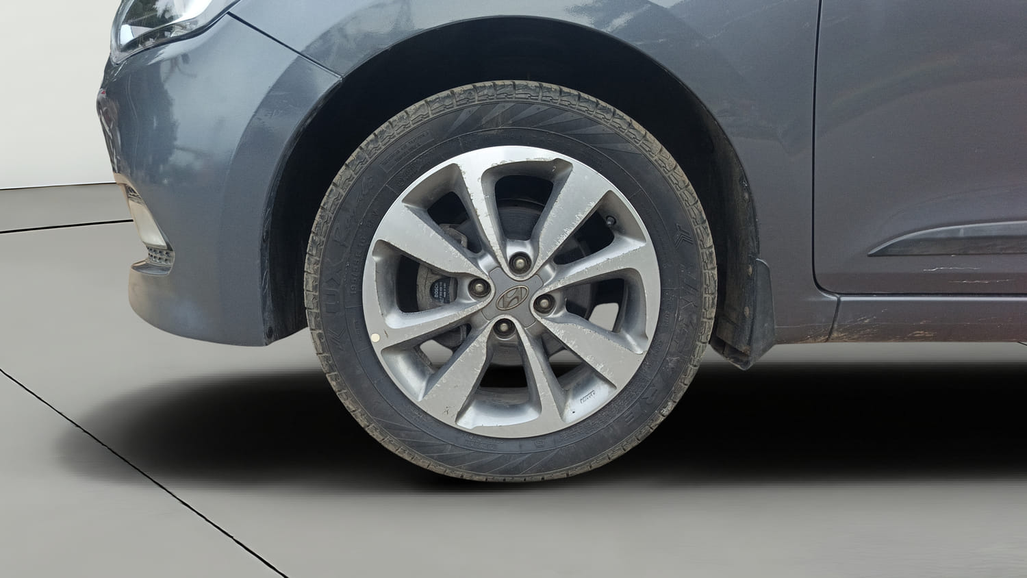 Used 2018 Hyundai Elite i20 Asta 1.2 Petrol Manual tyres LEFT FRONT TYRE RIM VIEW