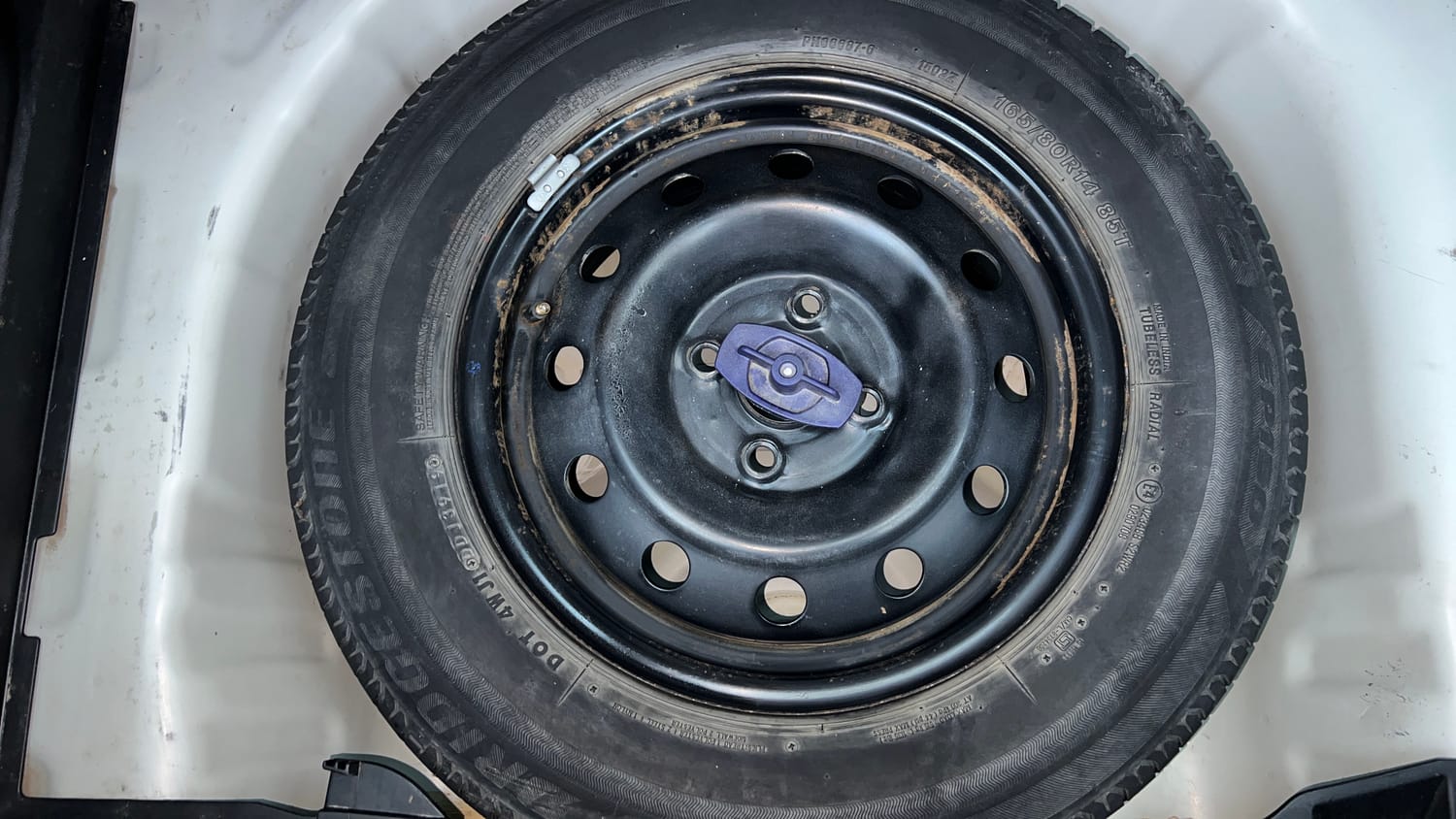 Used 2019 Maruti Suzuki Swift VXi AMT Petrol Automatic tyres SPARE TYRE VIEW