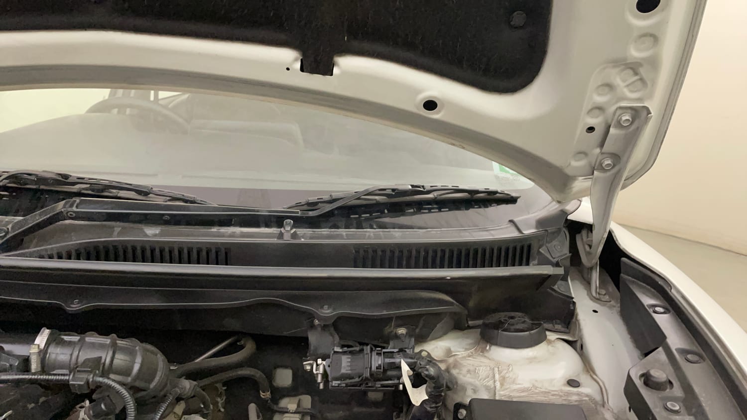 Used 2023 Maruti Suzuki Fronx Delta Plus 1.2L AGS Petrol Automatic engine ENGINE LEFT SIDE HINGE & APRON VIEW