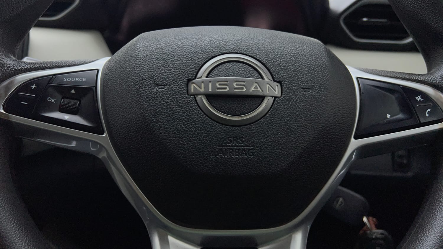 Used 2023 Nissan Magnite XL Petrol Manual top_features Airbags