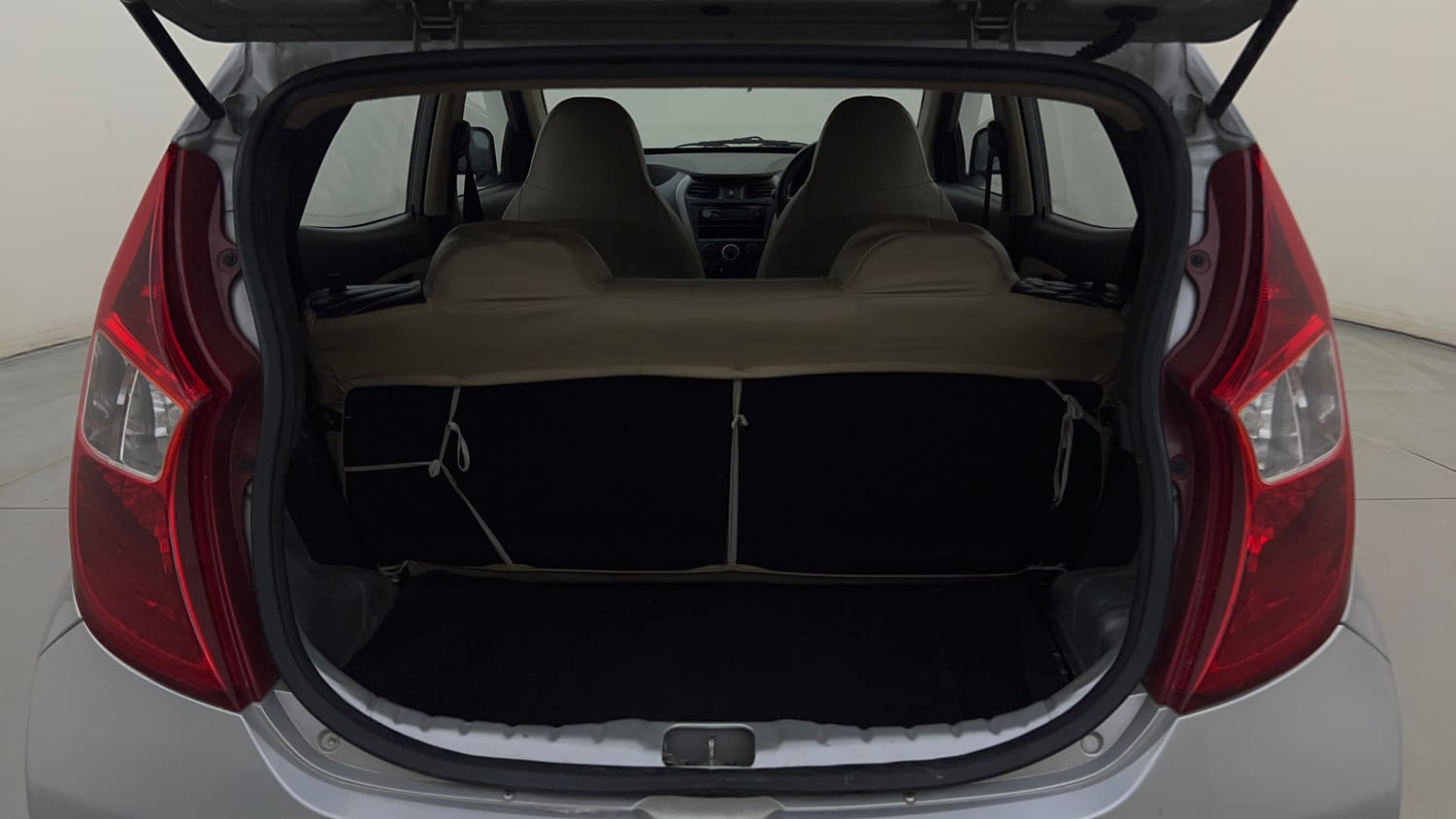 Used 2016 Hyundai Eon Era + Petrol Manual interior DICKY INSIDE VIEW