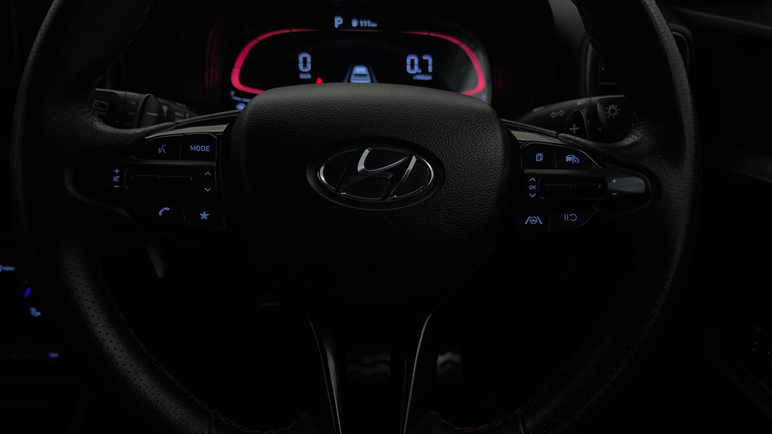 Used 2024 Hyundai Venue N-Line N8 DCT Petrol Automatic top_features Airbags