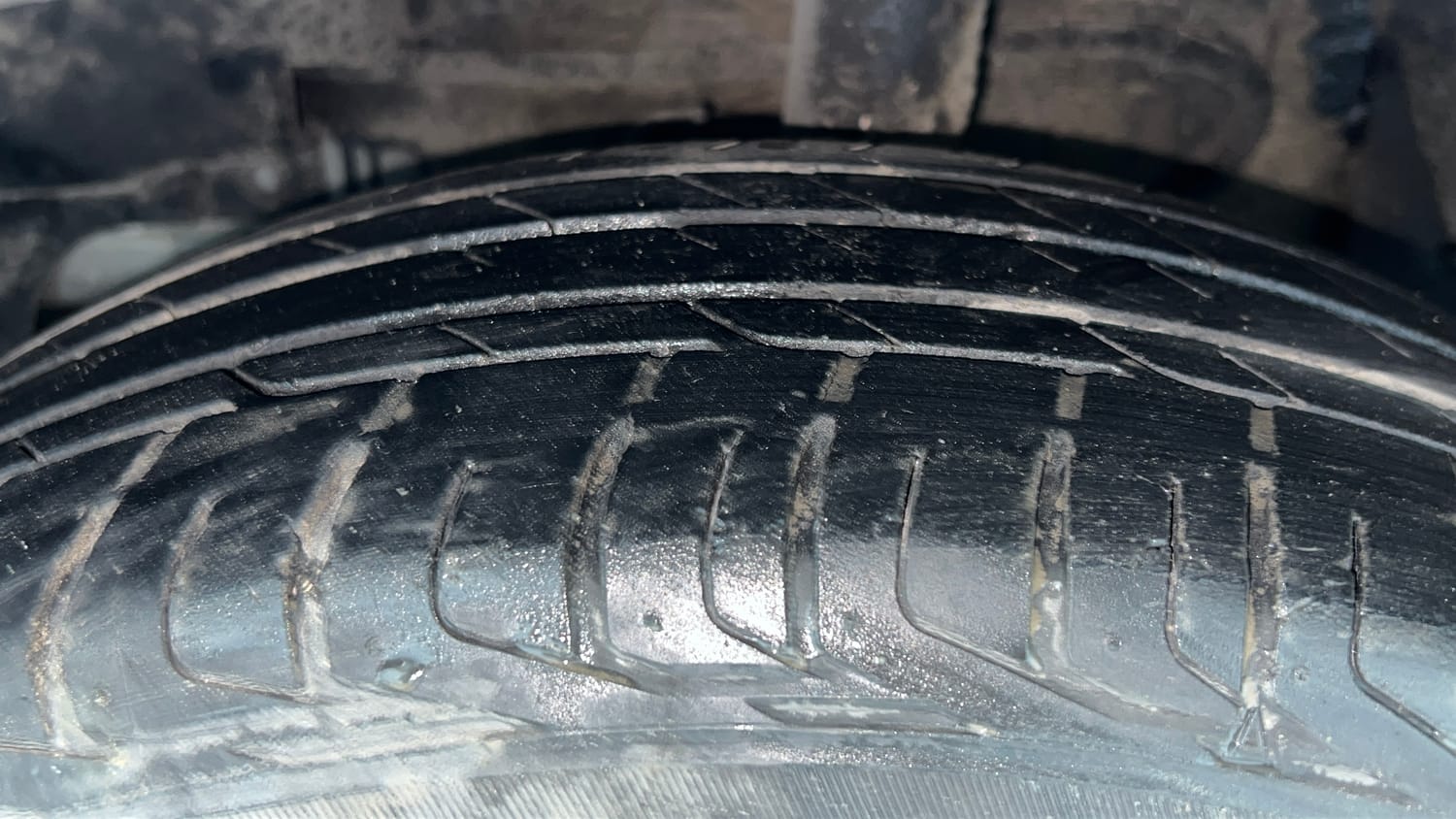 Used 2020 Tata Nexon XZA Plus (O) Dual Tone Petrol Automatic tyres LEFT FRONT TYRE TREAD VIEW