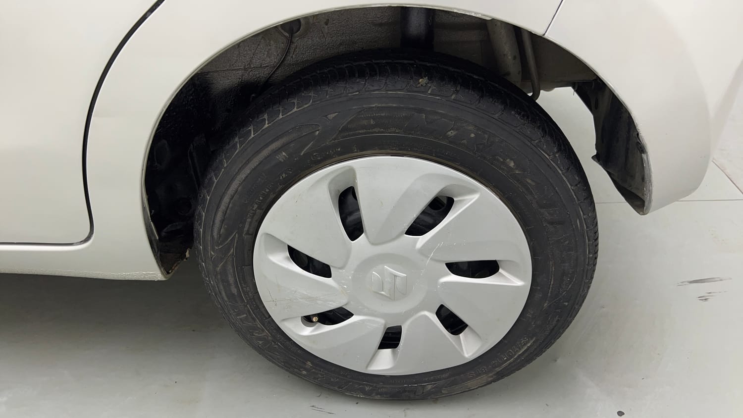 Used 2017 Maruti Suzuki Celerio ZXI (O) AMT Petrol Automatic tyres LEFT REAR TYRE RIM VIEW