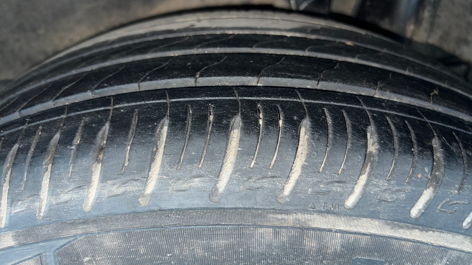 Used 2021 Kia Sonet GTX Plus 1.5 AT Diesel Automatic tyres LEFT REAR TYRE TREAD VIEW