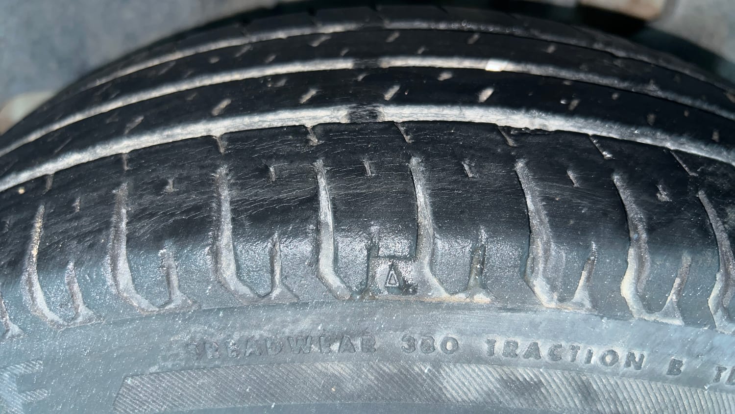 Used 2019 Maruti Suzuki Swift VXi AMT Petrol Automatic tyres LEFT REAR TYRE TREAD VIEW