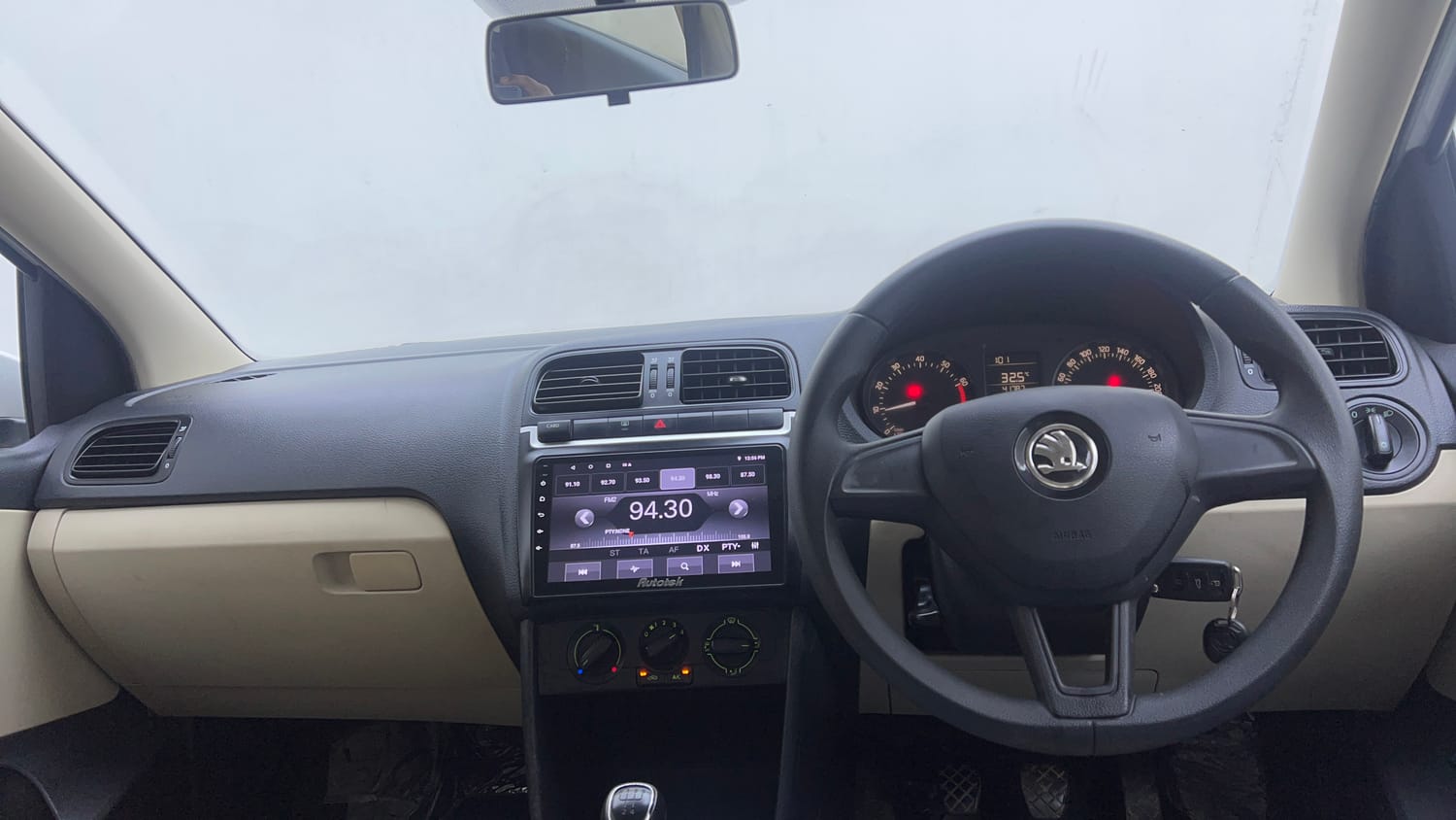 Used 2019 Skoda Rapid Active 1.6 MPI Petrol Manual interior DASHBOARD VIEW