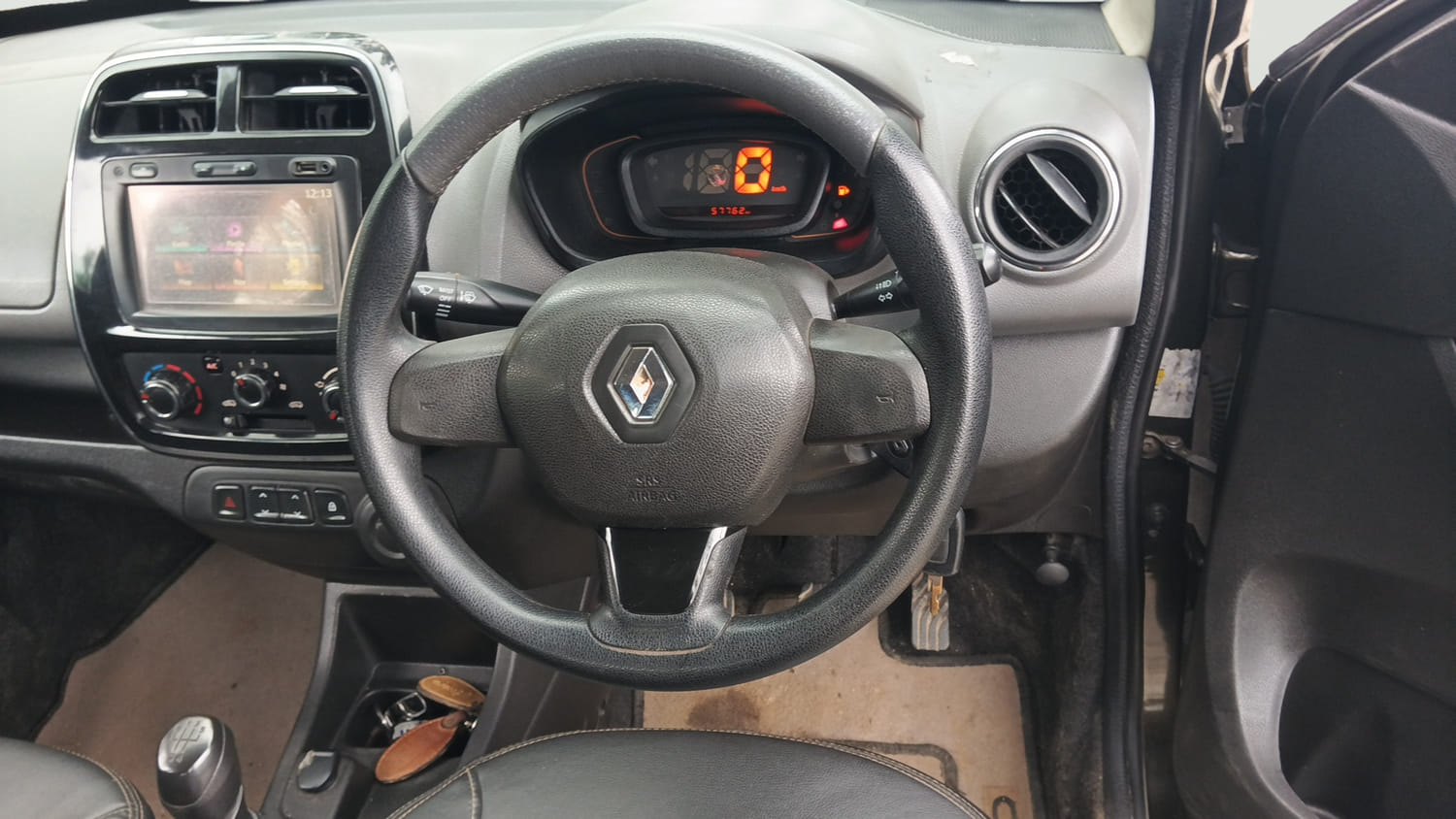 Used 2017 Renault Kwid 1.0 RXT Petrol Manual interior STEERING VIEW