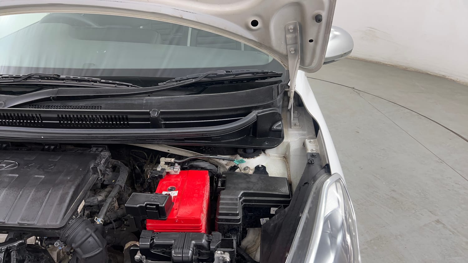 Used 2020 Hyundai Aura SX Plus 1.2 AMT Petrol Petrol Automatic engine ENGINE LEFT SIDE HINGE & APRON VIEW