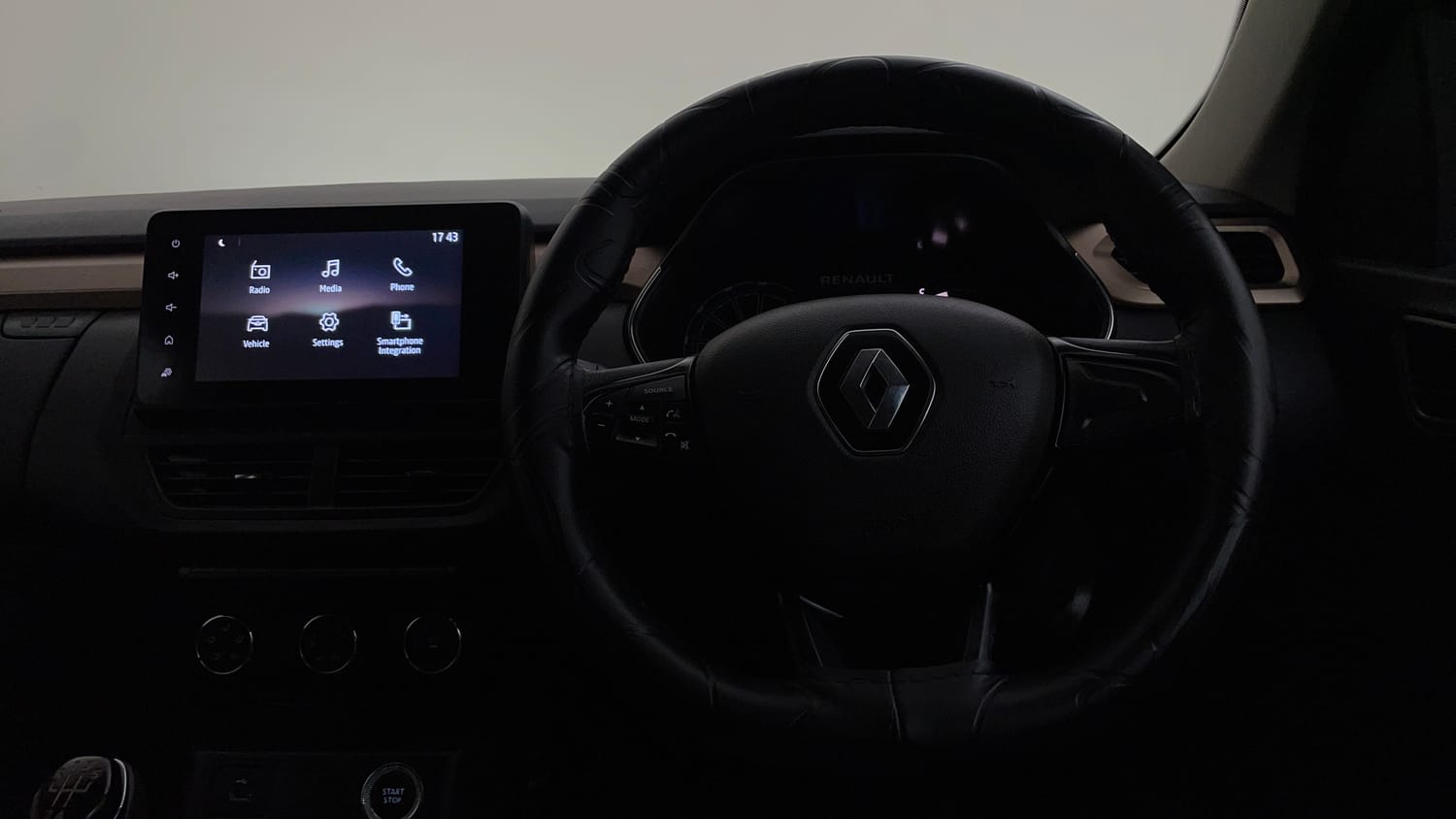 Used 2021 Renault Kiger RXT (O) MT Petrol Manual interior STEERING VIEW